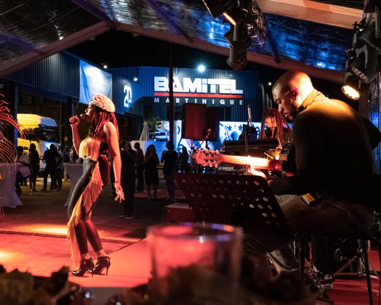 Pour les 20 de partenariat entre les deux entreprises, Milmurs à invité l'artiste italien Luca LEDDA à rencontrer l'artiste martiniquais Arthur FRANCIETTA.